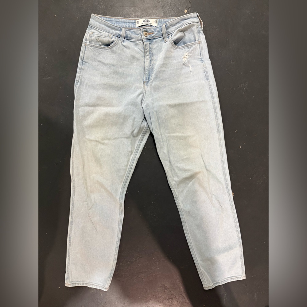 Hollister Light Wash Relaxed Ankle Jeans
